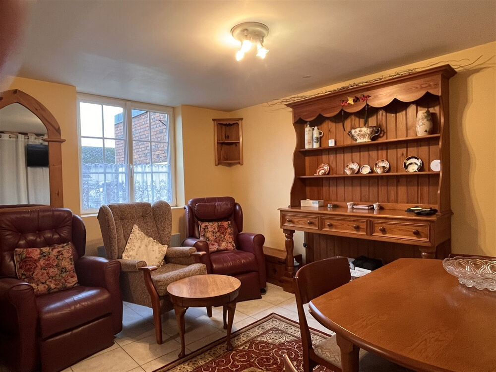 Vente Maison Maison située à 5 km de Vimoutiers, dans un village. Complétement rénovée, elle offre une ambiance chaleureuse Vimoutiers