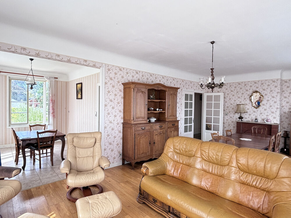 Vente Immeuble Bel immeuble de standing comprenant un grand appartement de 137m2 et un local d'activité loué ... Vimoutiers