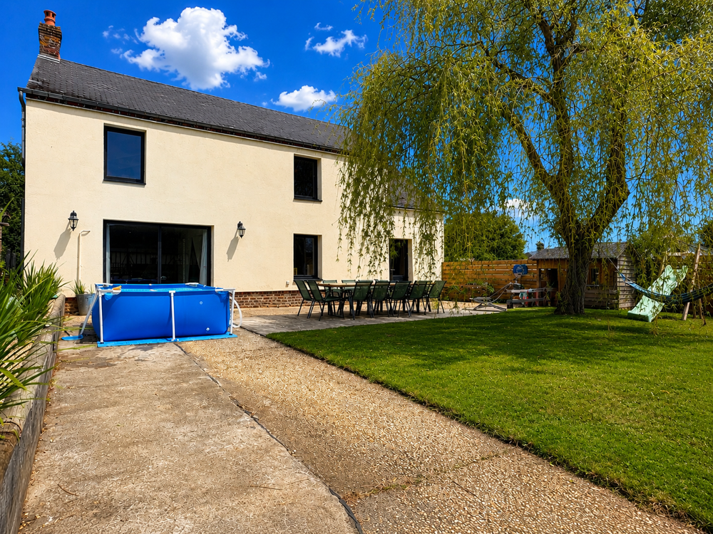 BELLE MAISON DE CAMPAGNE COMPLETEMENT RÉNOVÉE À VENDRE