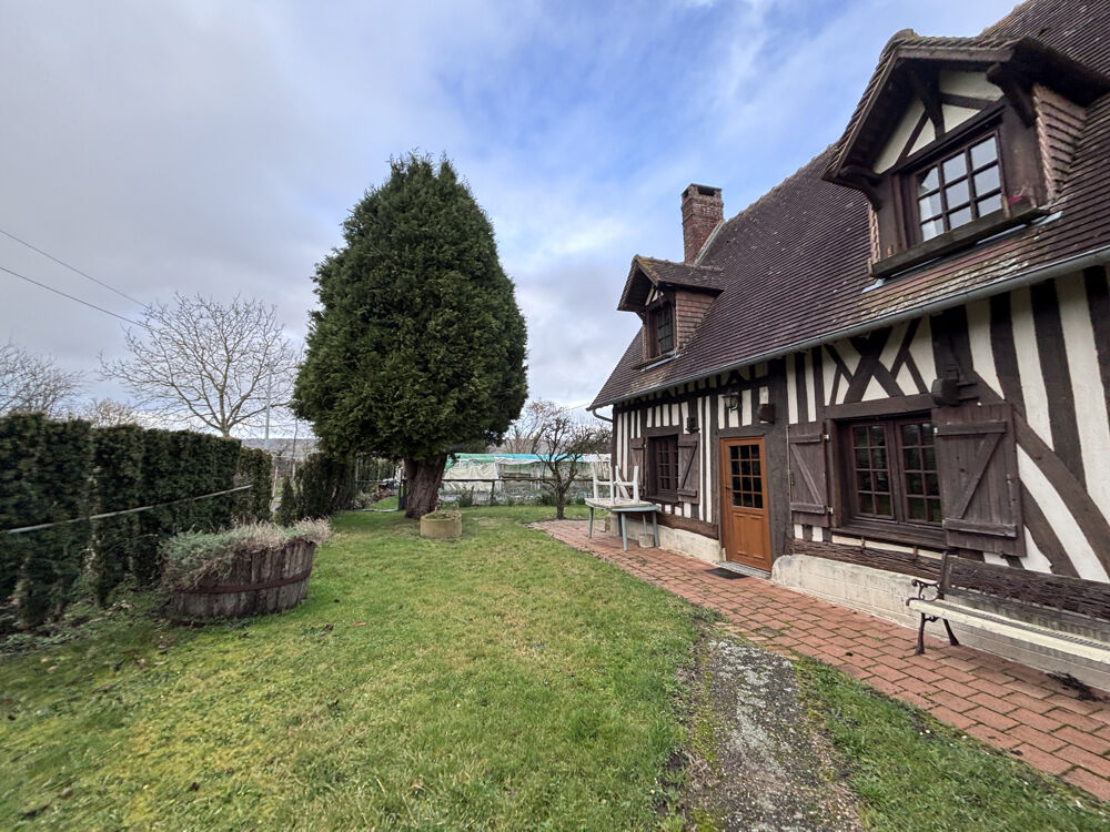 Propriété en colombages avec dépendances sur terrain de 9220m2