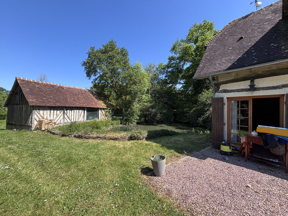 Propriété normande au grand calme - T6 de 141m2 - Piscine et nombreuses dépendances sur 6000m2