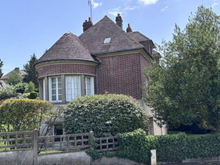  Immeuble à vendre 10 pièces 185 m²
