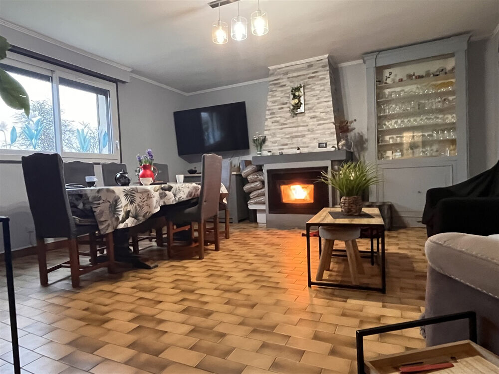 Vente Maison Située à 10 km d'Argentan, cette maison bénéficie d'un environnement calme et verdoyant, en pleine campagne, t Trun