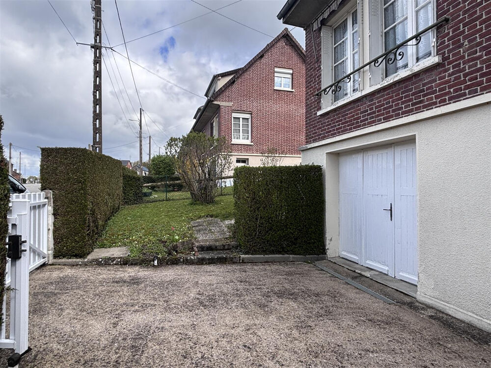 Maison familiale avec véranda lumineuse Centre de Vimoutiers (limite Calvados / Orne)