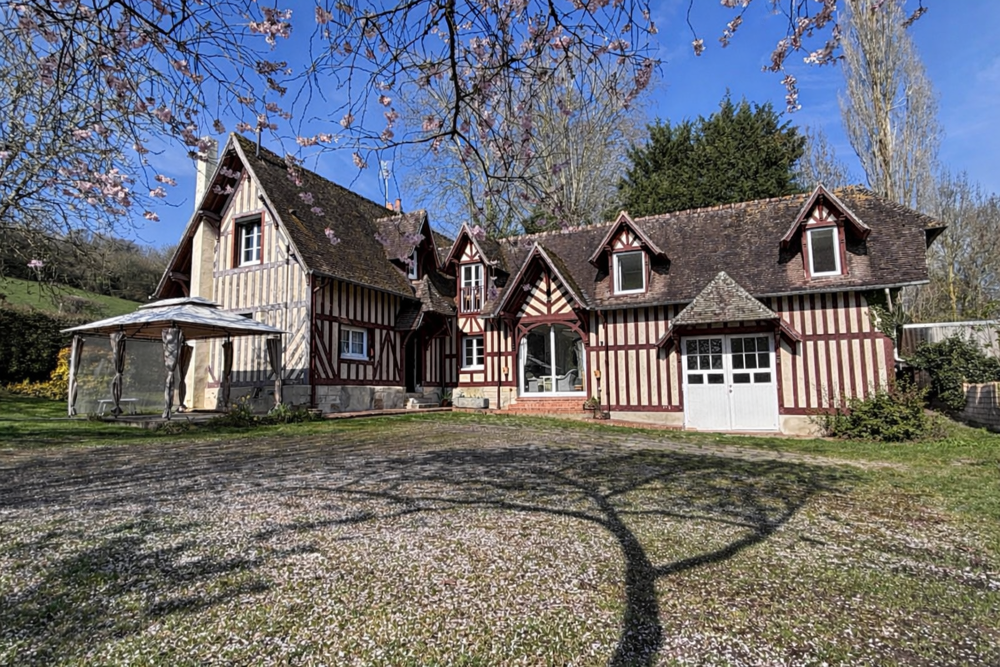 Élégante propriété anglo-normande au coeur du Pays dAuge