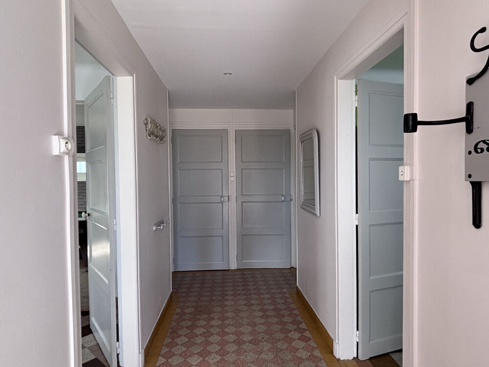 Vente Maison Idéal pour artisan ou petit élevage divers - Une belle maison T6 de 125m2 avec un hangar de 600m2 Montreuil la cambe