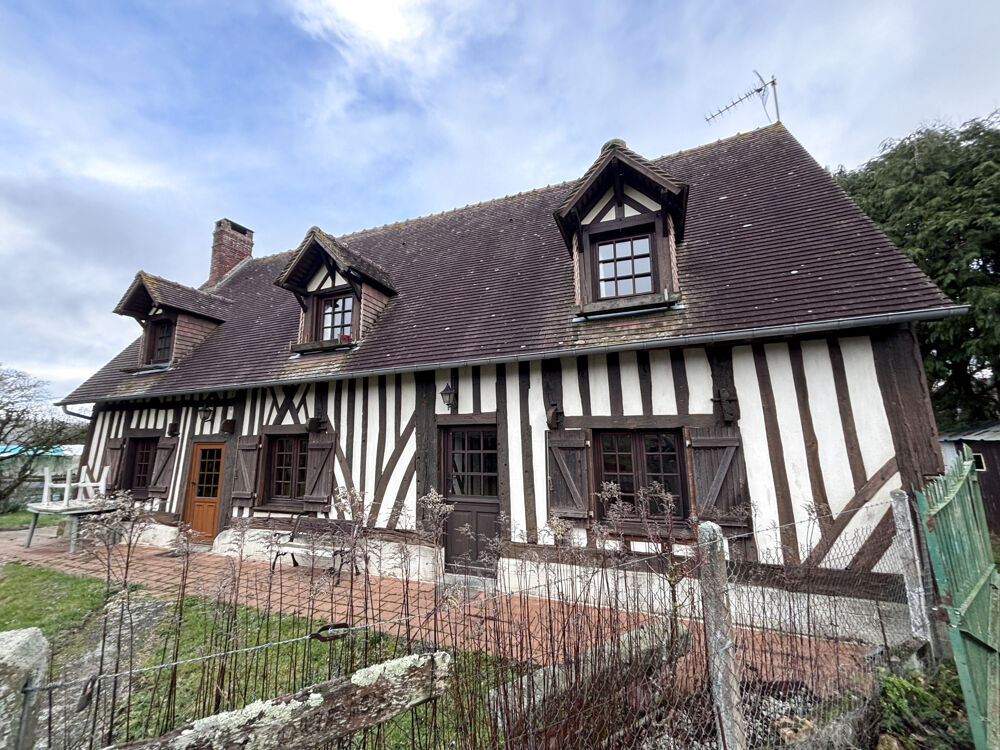 Propriété en colombages avec dépendances sur terrain de 9220m2
