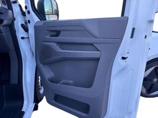 Transporter Combi Volkswagen 2025 occasion 33700 M&eacute;rignac