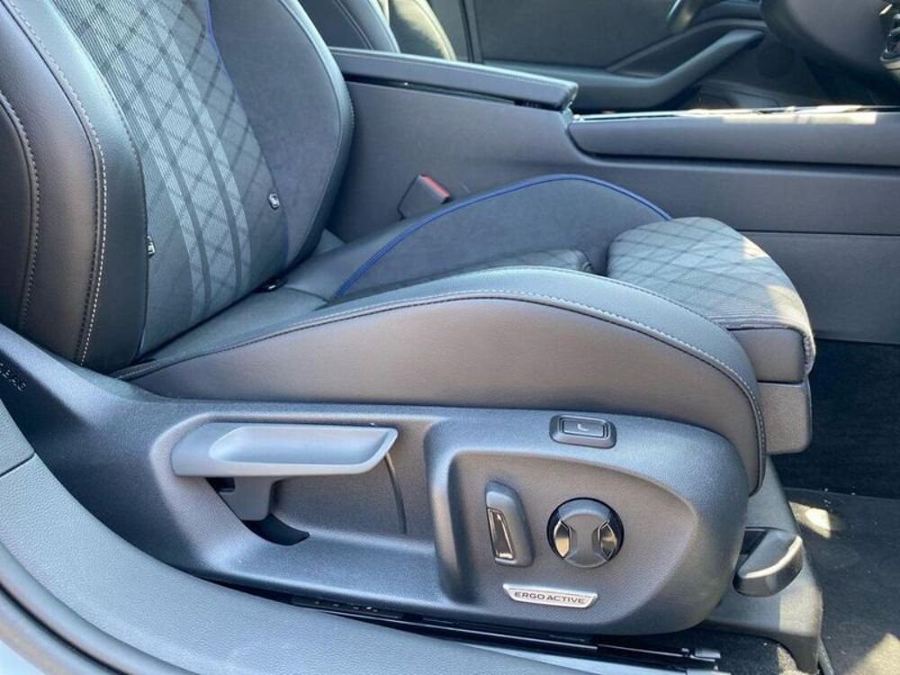 Passat Volkswagen 2025 occasion 33700 M&eacute;rignac