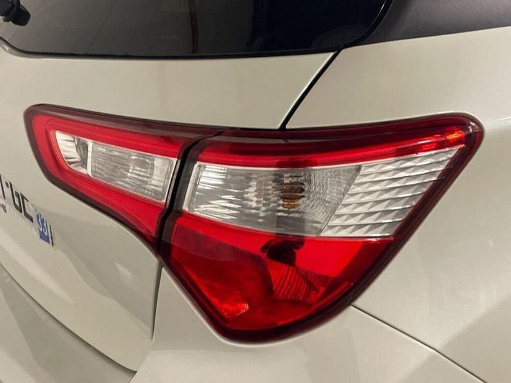 Yaris Toyota 2019 occasion 33700 M&eacute;rignac