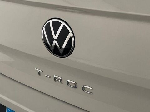 T-ROC Volkswagen 2023 occasion 33700 M&eacute;rignac