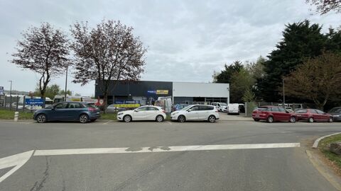   Novillers ZI Ste Geneviève sur N1 Bâtiment murs commerciaux loué 