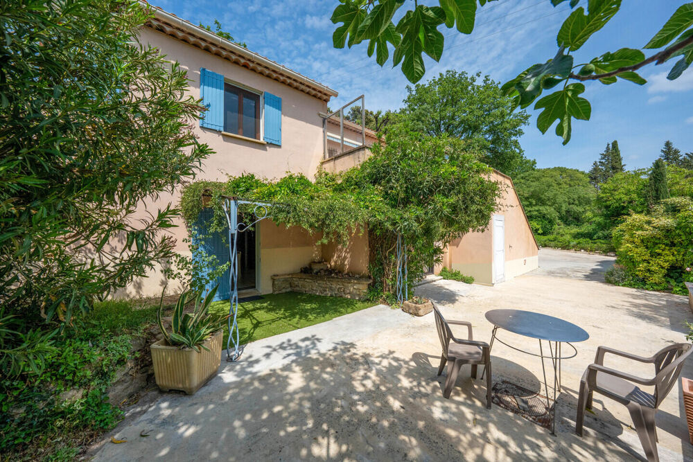 Maison 8 pièces 232 m² · à Lauris · 232 m² · 570 000 €