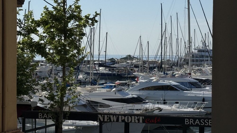 Vente Appartement 2 pieces jolie vue Port de Golfe Juan Vallauris