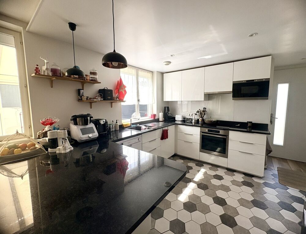 Vente Maison Maison Familiale de Charme – 131m² Carrez (151m² hab) – Fort Potentiel élancourt