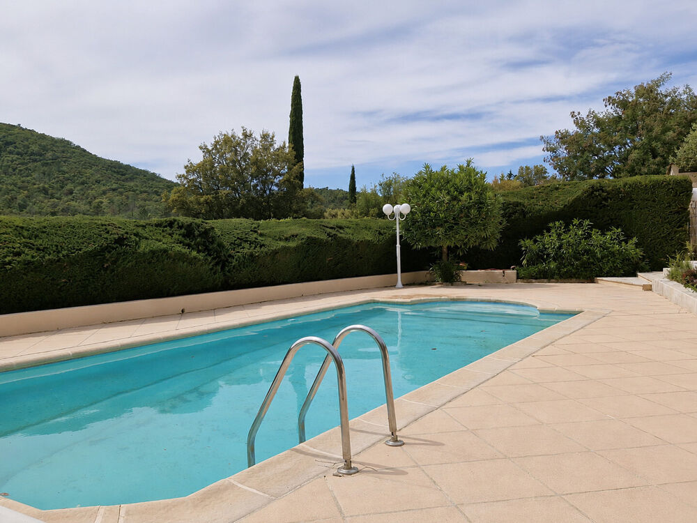 Vente Maison Vue panoramique et calme absolu pour cette villa rénovée avec piscine Bagnols-en-forêt