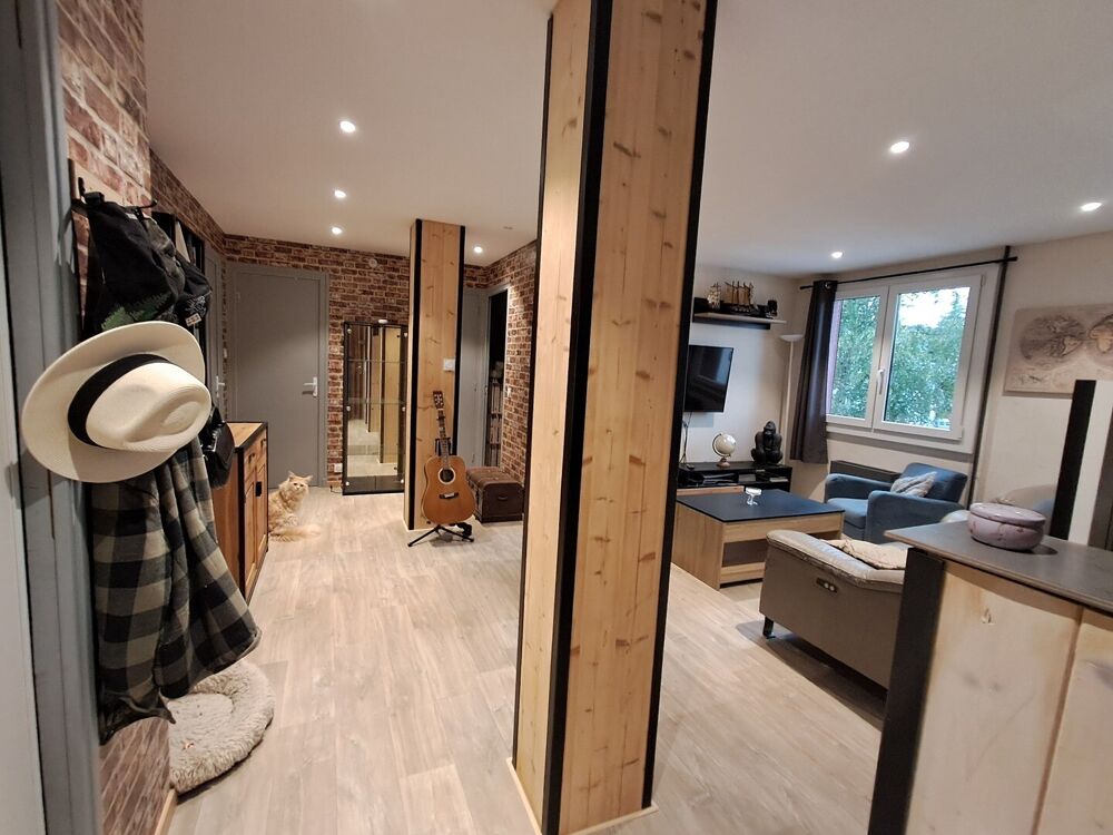 Vente Appartement T3 traversant 65 m²  2 balcons cave  Rumilly Rumilly