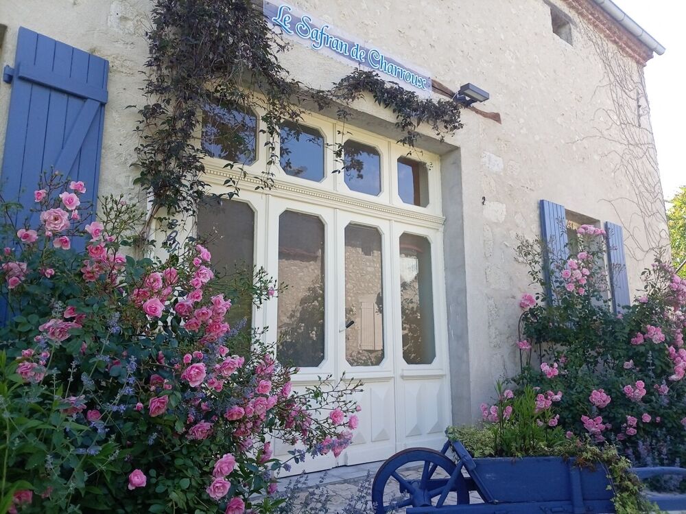 Vente Maison Maison et boutique au centre d'un des plus beaux villages de France Charroux