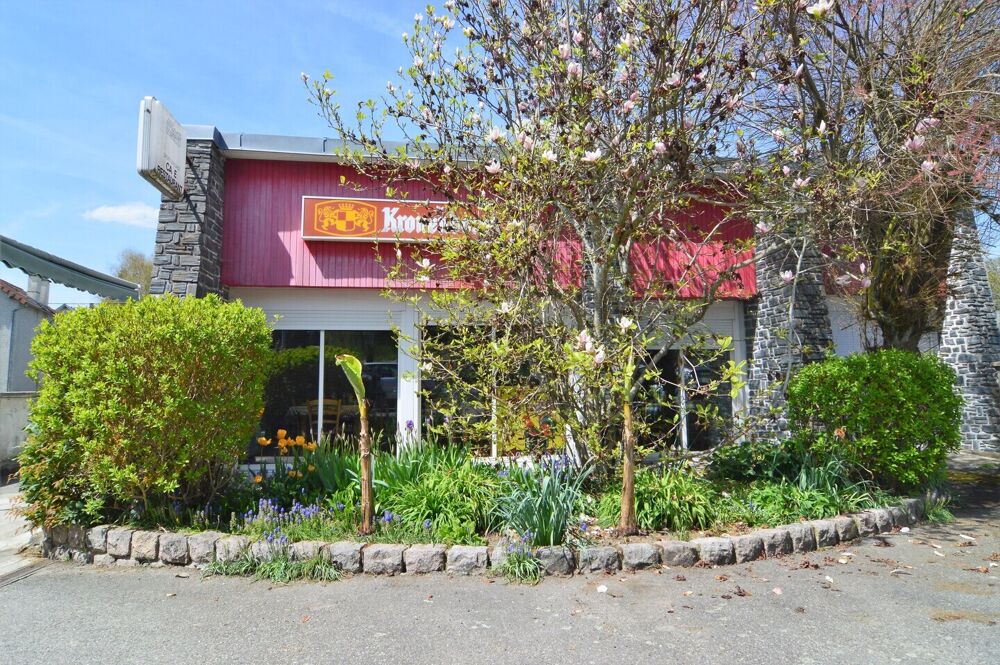 Maison 6 pièces 164 m² · à Ussel · 164 m² · 88 000 €