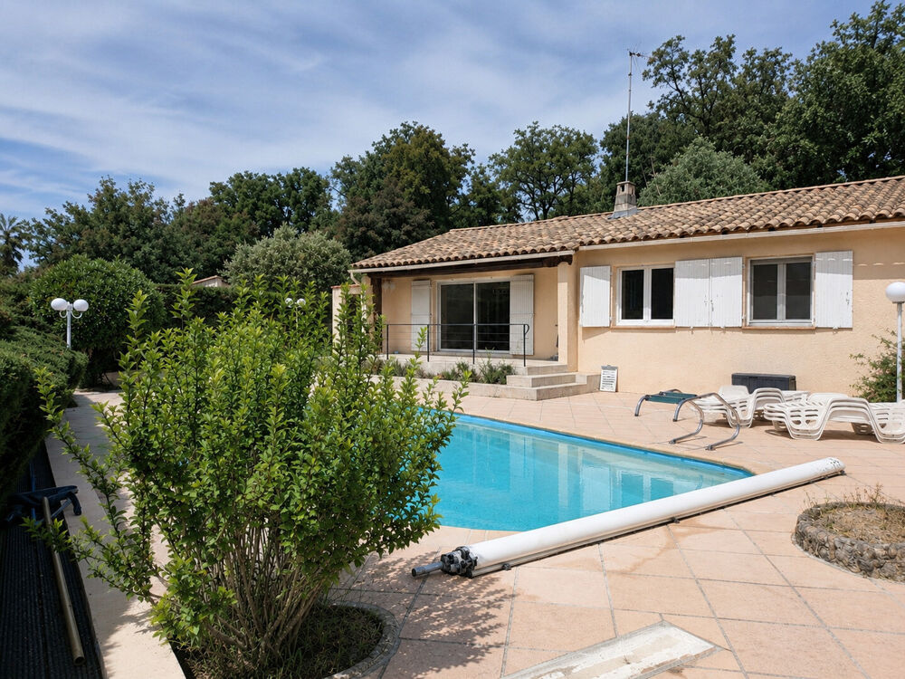 Vente Maison Vue panoramique et calme absolu pour cette villa rénovée avec piscine Bagnols-en-forêt