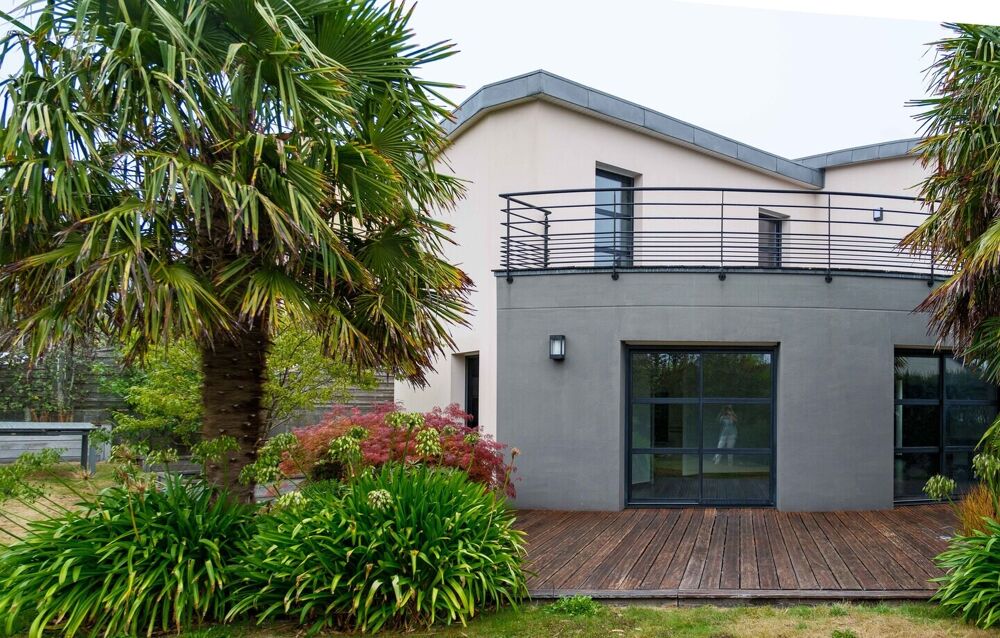 MAISON ELEGANTE ET CONTEMPORAINE