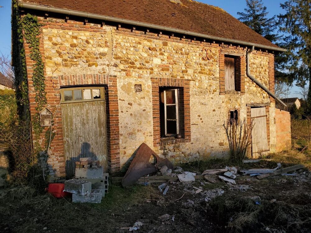 Proche Tourouvre (61190) Maison de 151 m2 env avec fort potentiel.