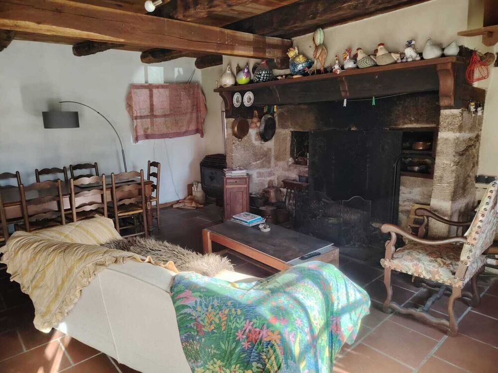 Vente Maison MAISON EN PIERRES , COUVERTE EN CHAUMES SUR 7265 M² DE TERRAIN Latronche
