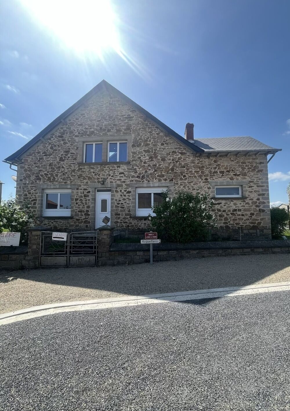 Vente Maison Maison en pierre avec d�pendance et terrain Centr�s