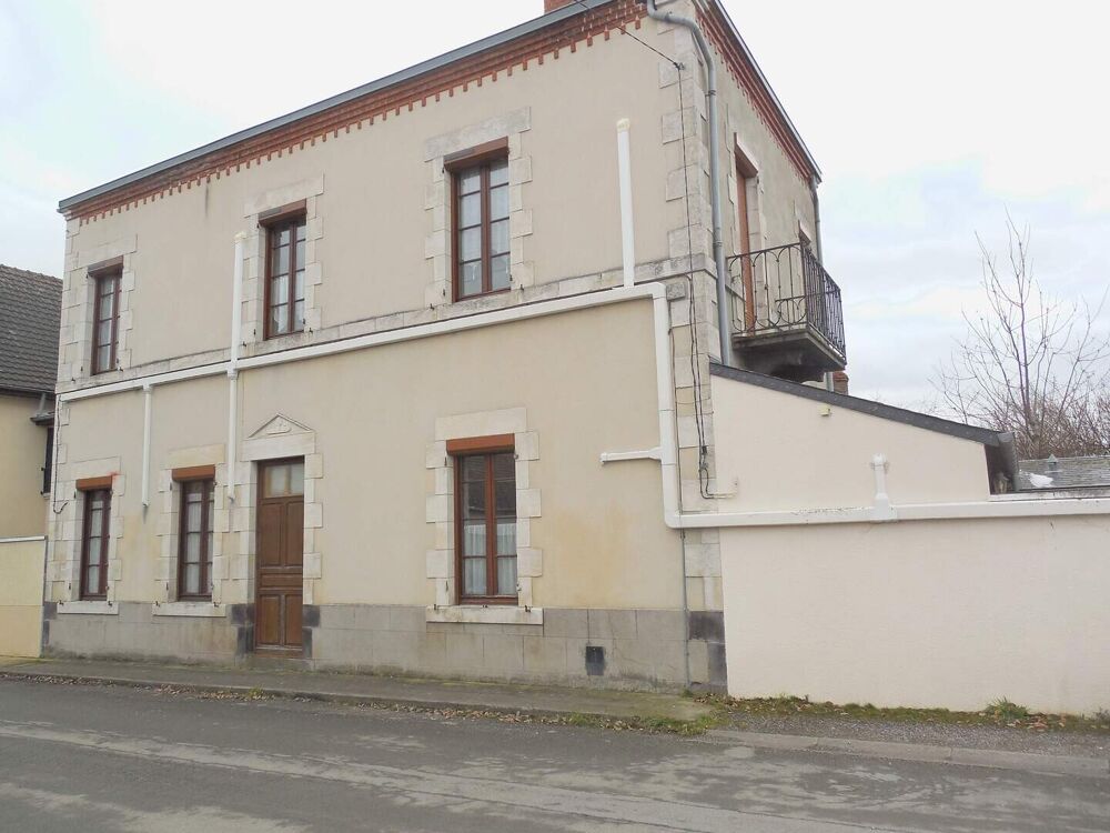 A vendre grande maison dans unique station thermale du Limousin.