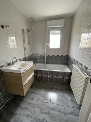 Vente Maison Maison individuelle, 3 chambres, garage et jardin clos Watigny