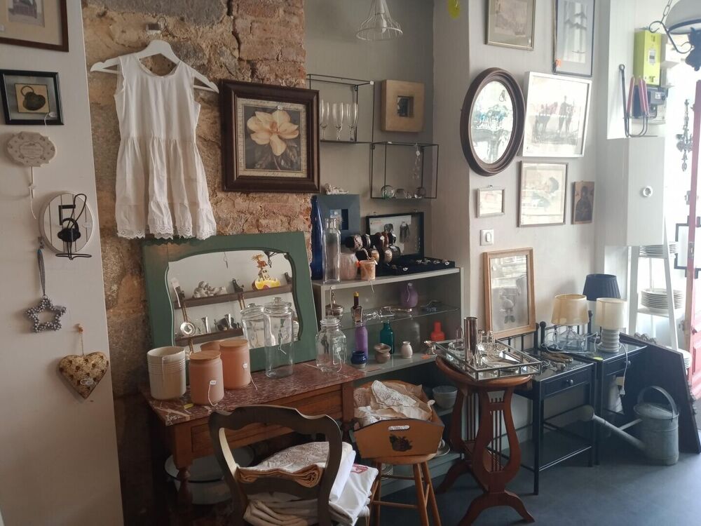 Vente Maison Joli magasin avec habitation au dessus Marcillat en combraille