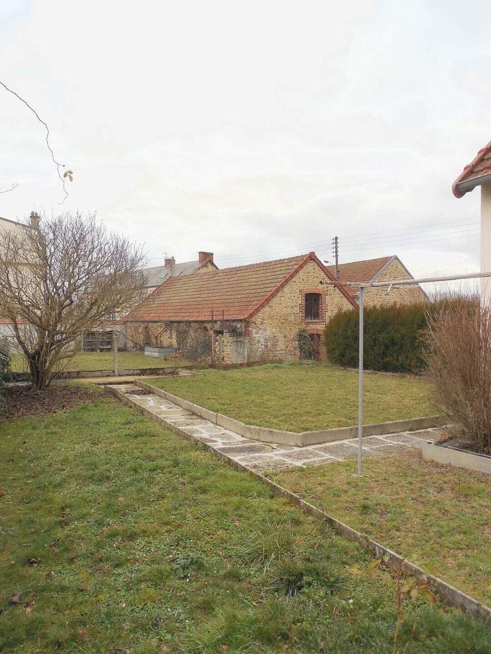 Vente Maison A vendre grande maison dans unique station thermale du Limousin. Evaux les bains