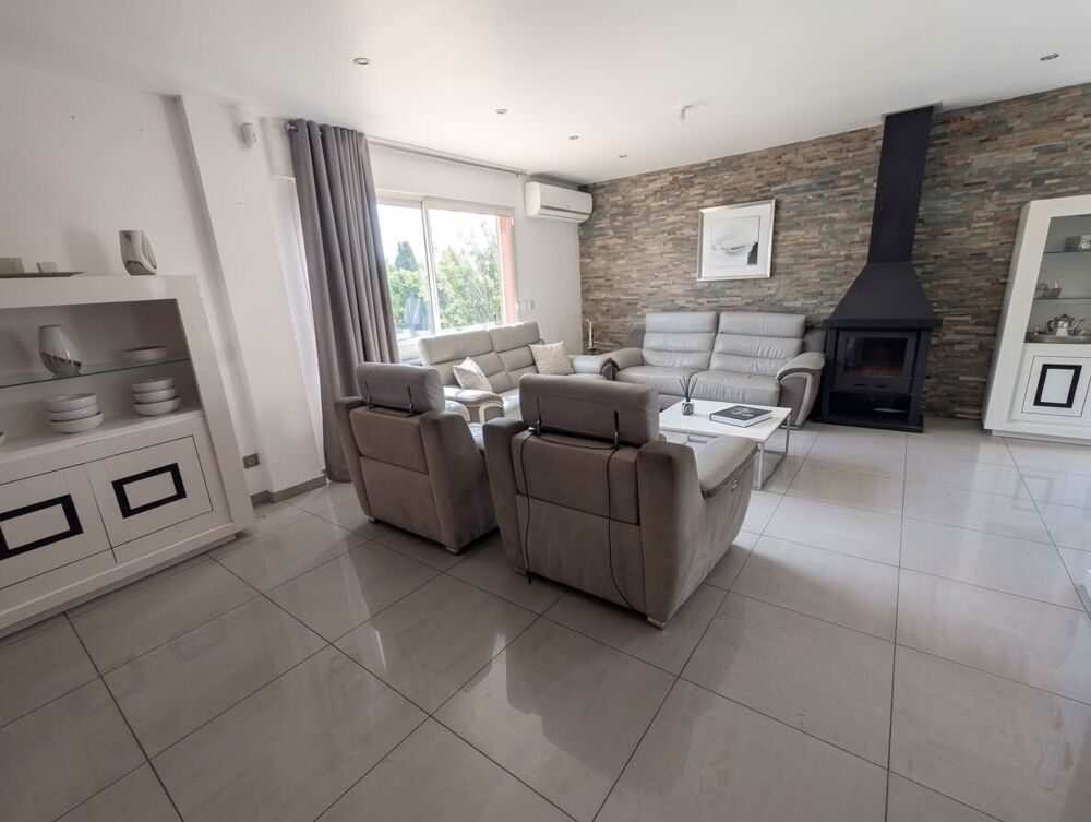Maison familiale 4 faces sur terrain piscinable