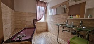  Immeuble � vendre 15 + pi�ces 290 m�