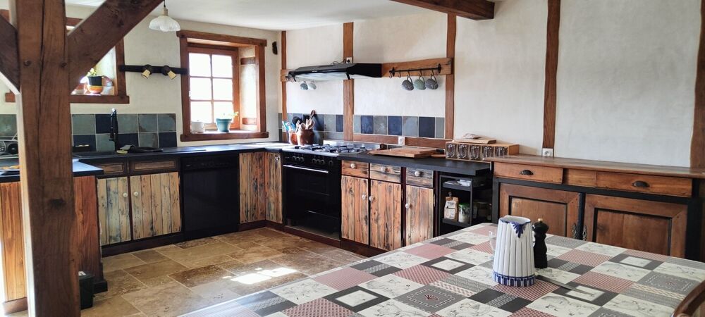 Vente Maison Maison éco-rénovée avec gîte et dépendances sur 11798m² Neuvic