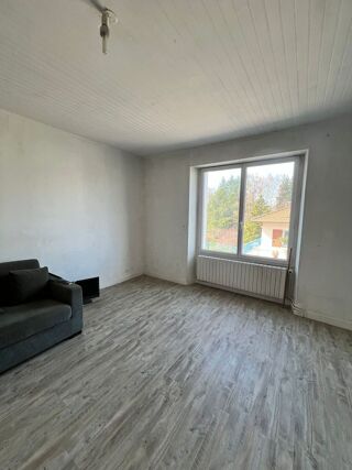 Vente Maison Maison mitoyenne avec terrasse, garages et potentiel d'aménagement Darney