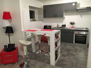  Immeuble à vendre 14 pièces 332 m²