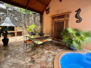  Villa à vendre 6 pièces 210 m²