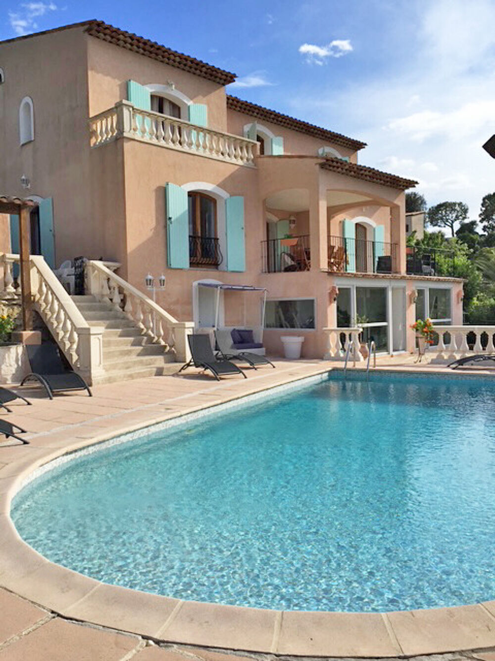 Vente Maison Villa familiale au calme avec piscine à débordement et fort potentiel Saint-paul-de-vence