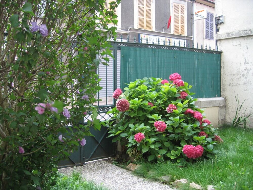 Vente Maison Magnifique maison de caractère dans village médiéval Montaigut-en-combraille