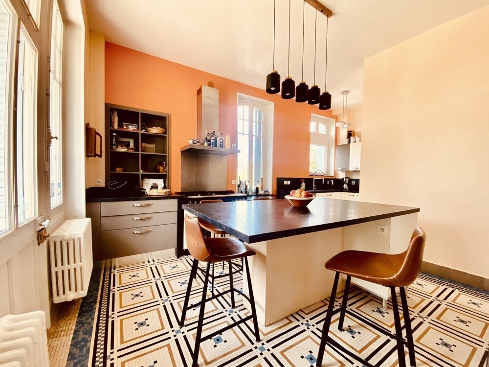 Vente Maison Villa bourgeoise dans un village thermal Neris les bains