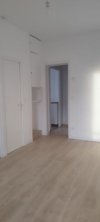  Appartement à louer 3 pièces 40 m²