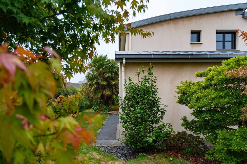 MAISON ELEGANTE ET CONTEMPORAINE