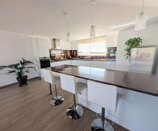  Maison � vendre 4 pi�ces 181 m�