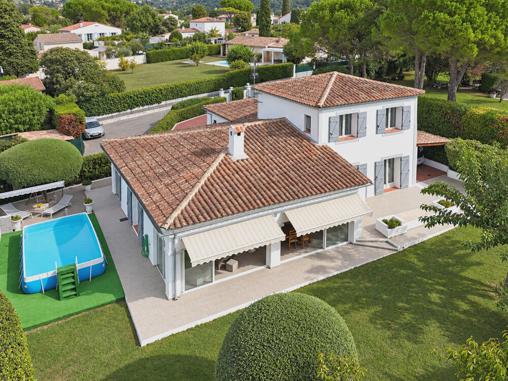 VILLA 4 CHAMBRES, PLEIN SUD, AU CALME ET À LABRI DES REGARDS