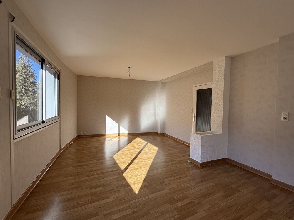 Appartement 3 chambres traversant proche Marcombes