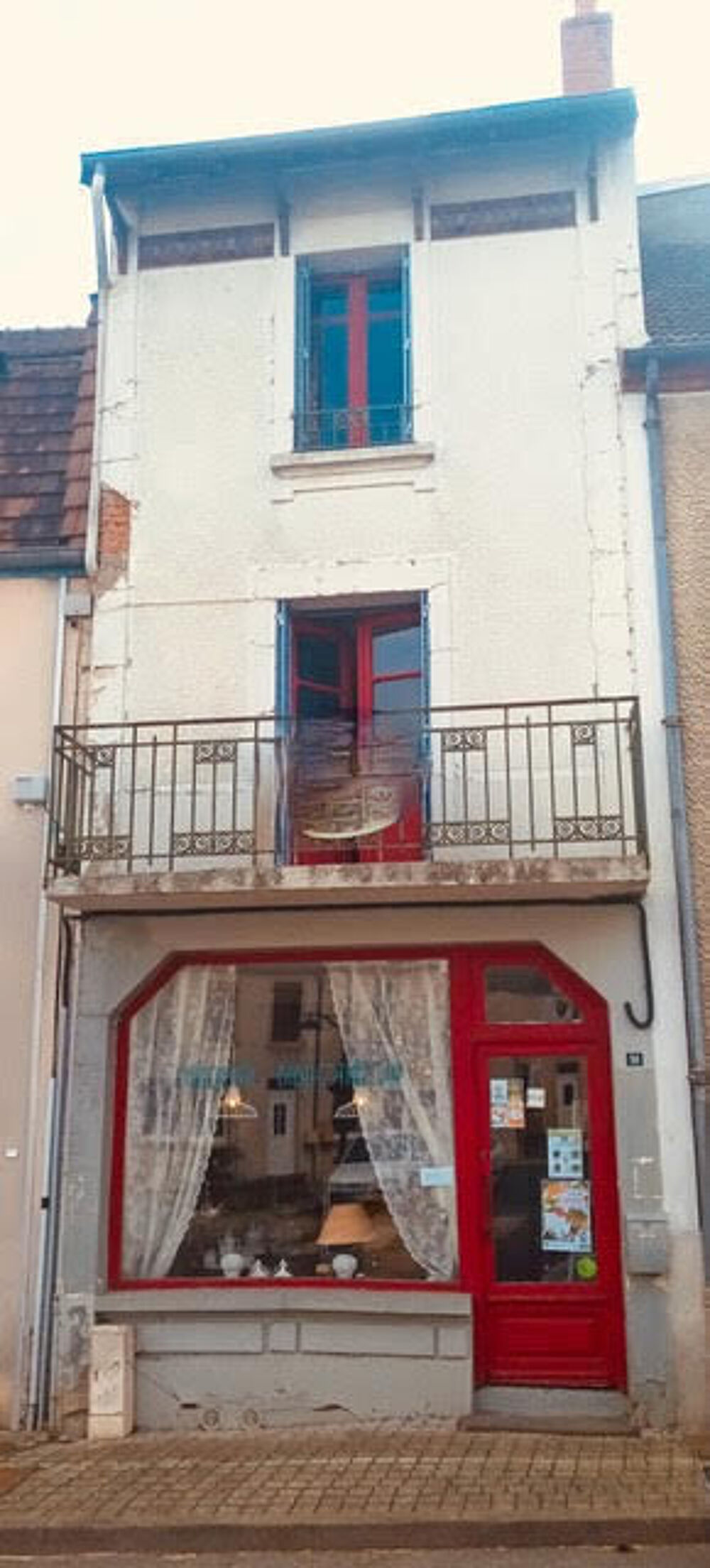 Vente Maison Joli magasin avec habitation au dessus Marcillat en combraille