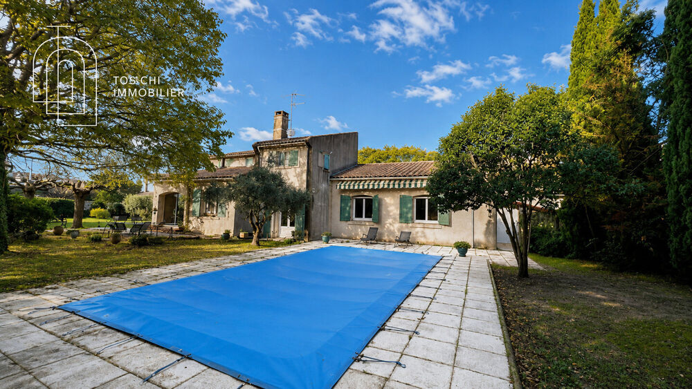 Maison 8 pièces 200 m² · à Arles · 200 m² · 390 000 €