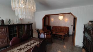  Maison  vendre 15 + pices 220 m