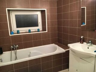  Immeuble à vendre 14 pièces 332 m²